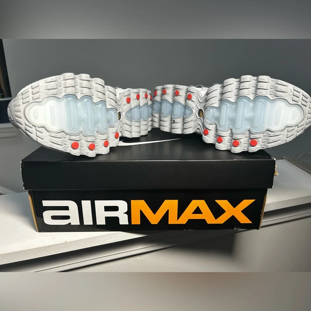 Nike Air Max‎ NWT DN8 Metallic Silver Sneakers
